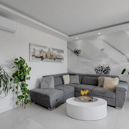 Luxury Promajna Beach Apartment Exterior photo