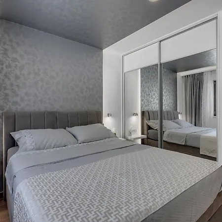 Luxury Promajna Beach Apartment Exterior photo