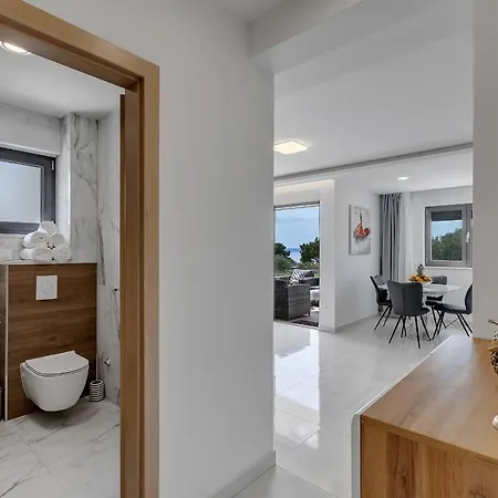 Luxury Promajna Beach Apartment Exterior photo