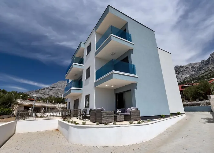 Luxury Promajna Beach Apartment