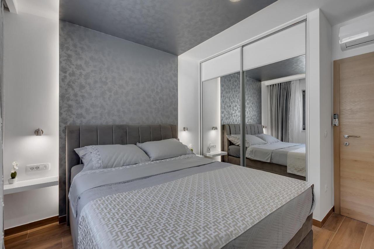 Luxury Apartment *