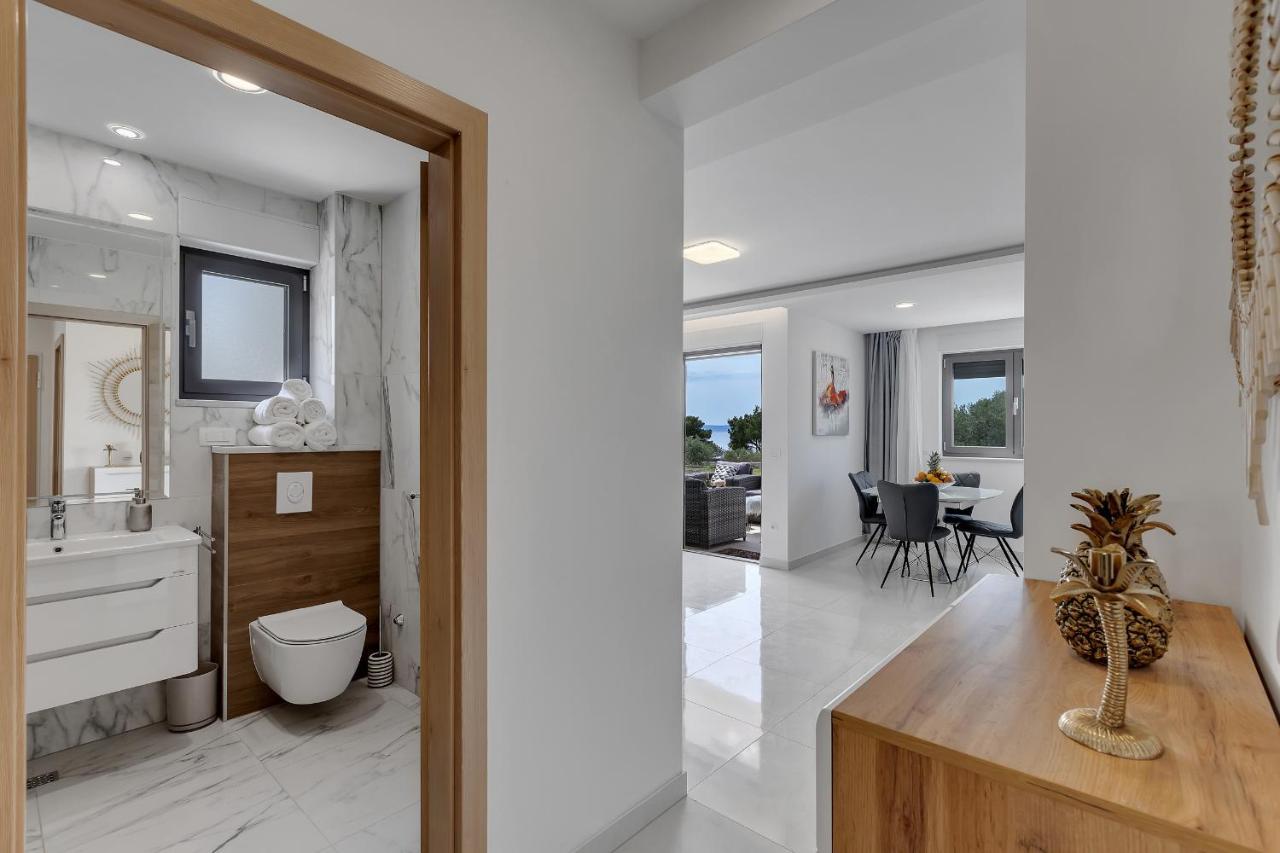 Luxury Apartment *