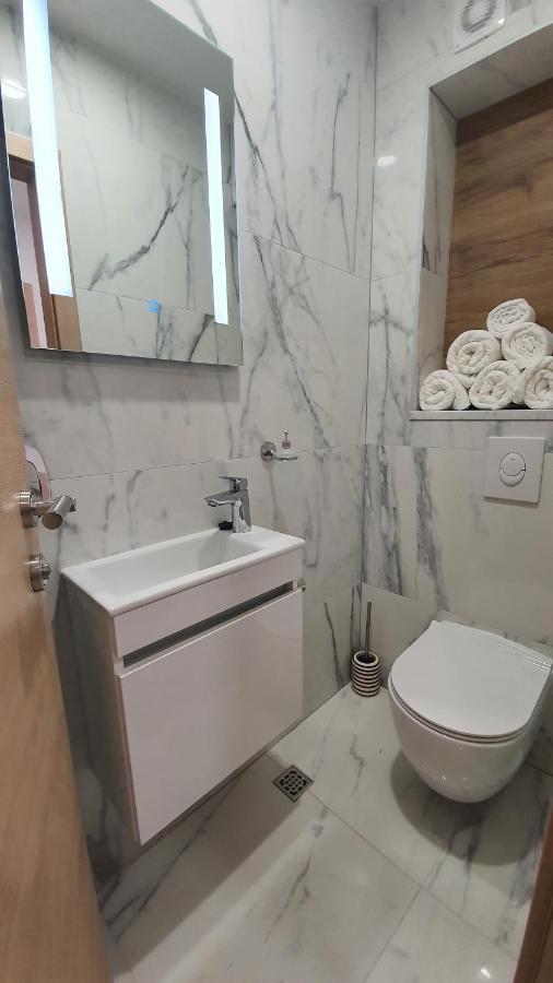 Luxury * Promajna